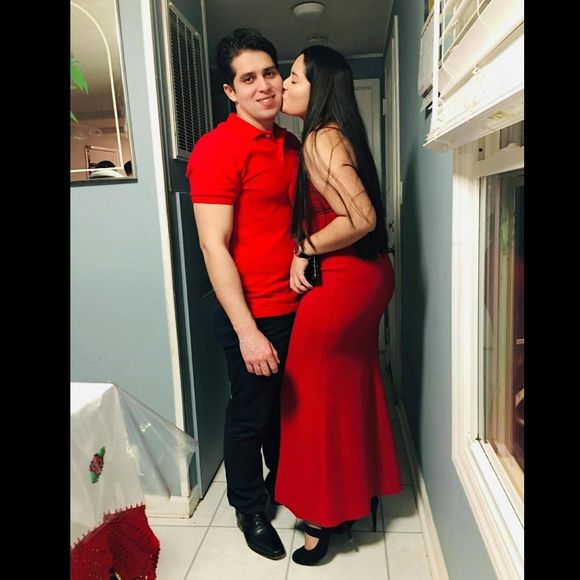 Meet your Posher, Emely - Picture 1 of 1